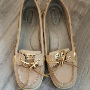 Sperry topsiders